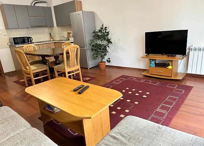 Gramadeto Two Bedroom Next To Gondola *